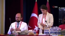 Galatasaray'da başkanlık seçiminde açılan ilk 6 sandık sonucu: Dursun Özbek: 516 - Eşref Hamamcıoğlu: 636