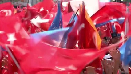 Erdoğan: "Sizlerin Kimliğinin İstismarını Yapanlara 'Yeniden Silaha Sarılarak Çözüm Sürecini Bitirmenizi Kim İstedi' Diye Sorun"