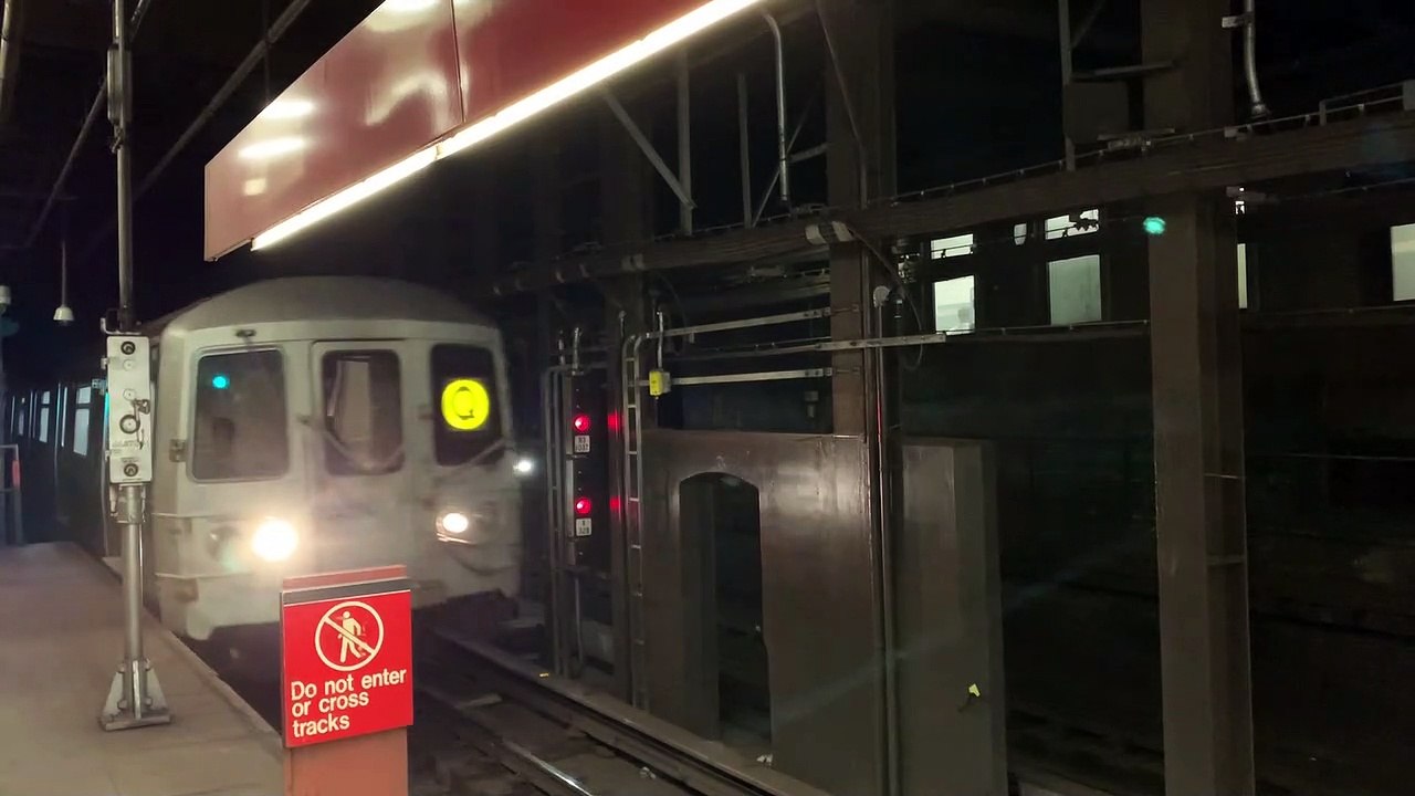 Q train at 34th Street-Herald Square