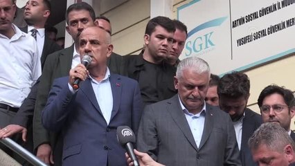 Bakan Kirişci ve AK Partili Yıldırım, Yusufeli'nde vatandaşlarla bir araya geldi