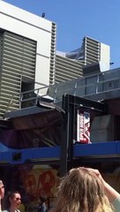 ¡Terrible! choque de Spider Man en Disneyland frena espectáculo de Avengers