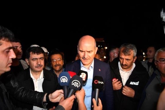 İçişleri Bakanı Soylu sel bölgesinde incelemelerde bulundu