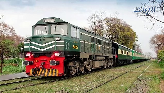 Chalti Train Me Khatoon Se Railway Staff Ne Badfaili Kar Dali - Waqia Kese Hua? SP Railway Se Janiye