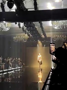 Miss Universe Thailand 2020 Amanda catwalk