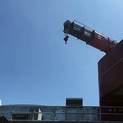 Choque de Spider Man en Disneyland frena espectáculo de Avengers