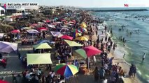 الفلسطينيون في غزة يستمتعون بالسباحة في مياه بحر نظيفة لأول مرة منذ سنوات