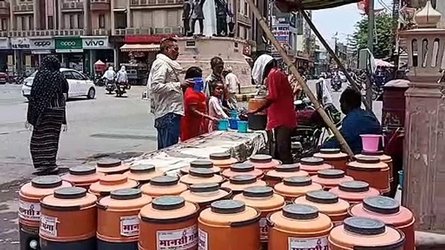 आधा दर्जन स्थानों पर समाजसेवी बुझाते हैं शीतल जल से लोगों की प्यास, दशकों पहले थी नगर पालिका की प्याऊ, अब सामाजिक संगठन उठा रहे जिम्मेदारी