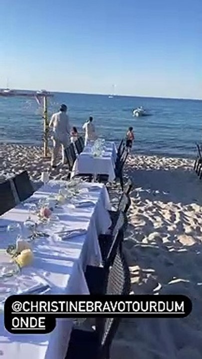 Christine Bravo et Stéphane Bachot lors de leur mariage en Corse le 11 juin 2022.