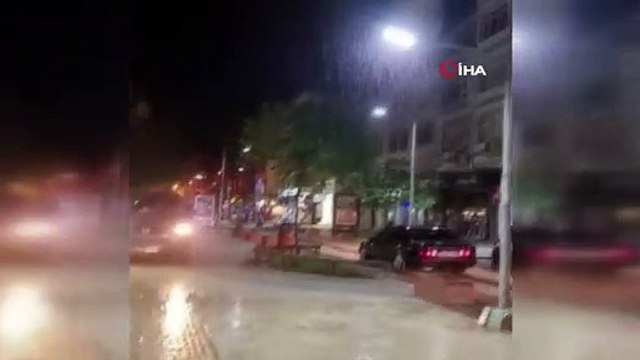 O kentte vatandaşı şaşkına çeviren yağış! Böylesi çok nadir oluyor, gören telefona sarıldı