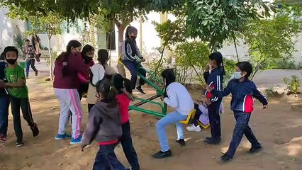 योग दिवस पर शिक्षकों को स्कूल में उपस्थिति देने के निर्देश बने परेशानी