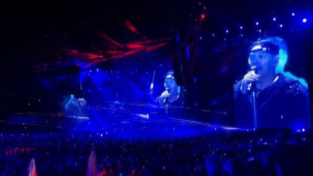 Vasco infiamma il Circo Massimo: Stop alla guerra