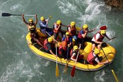 Öğretmen ve öğrenciler, Munzur Nehri'nde rafting heyecanı yaşadı