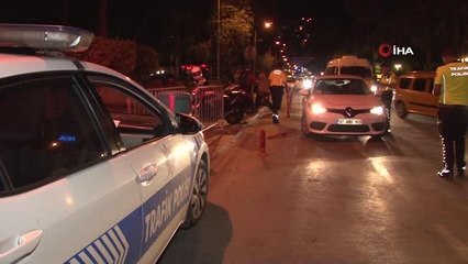 Ceza yememek için motosiklete takılan katlanabilir plaka polisi bile şaşırttı