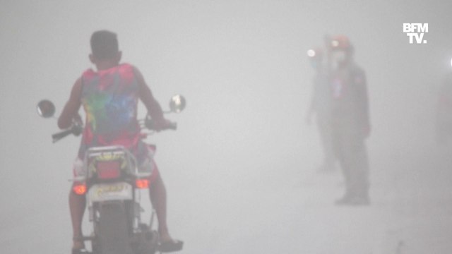 Aux Philippines, l’éruption du volcan Bulusan noie les alentours sous les cendres
