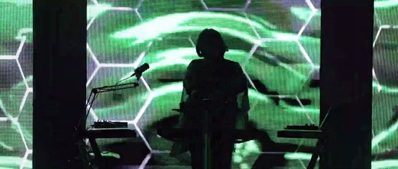 Alffy Rev  Wonderland Indonesia ft Novia Bachmid