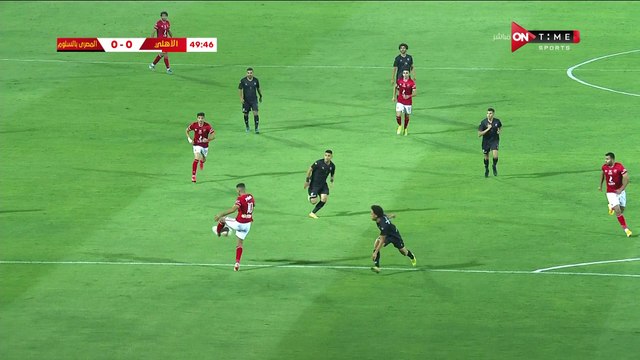 حسام حسن يهدر فرصة هدف محقق للأهلى