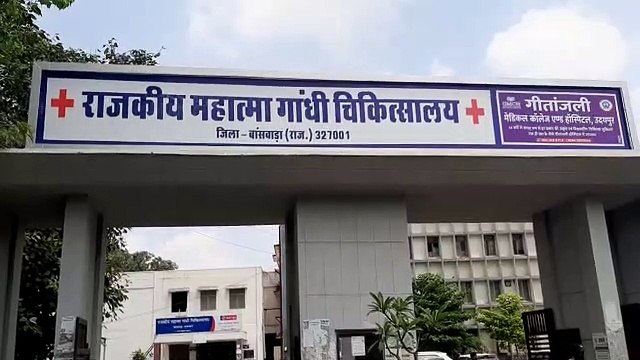 बेकाबू कार ने युवकों को कुचला, एक की मौत