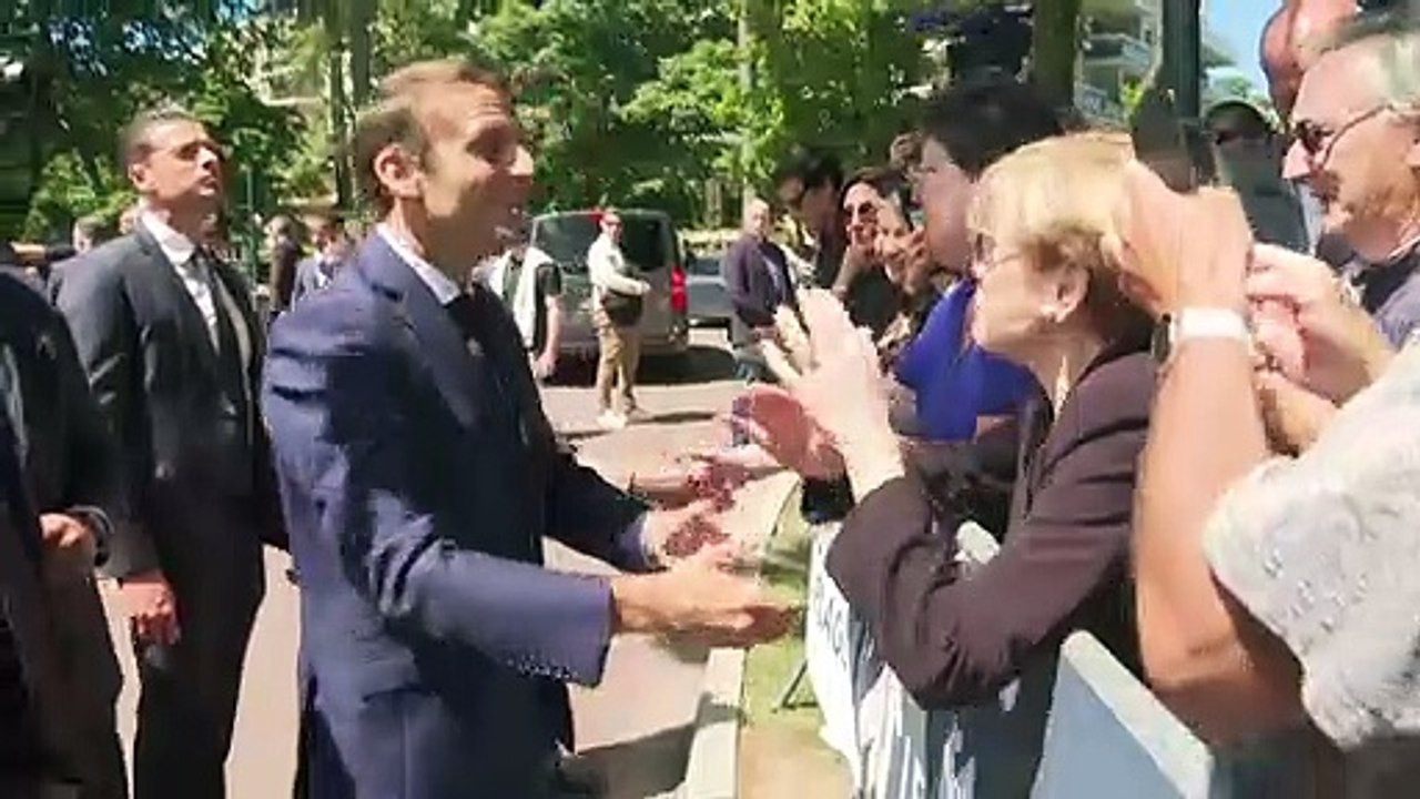 Maioria de Macron em dúvida após eleições legis...