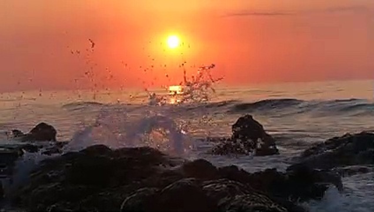 ocean waves on the beach