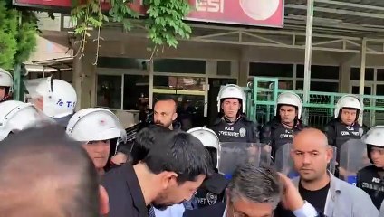 Gemlik Yürüyüşü'nü takip eden iki gazeteci gözaltına alındı