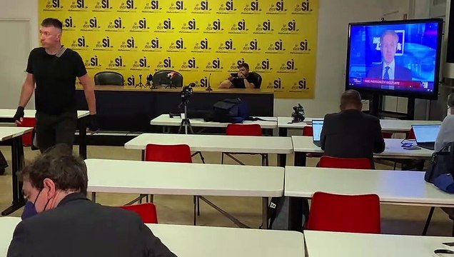 Referendum, Calderoli: La Lega ci ha messo la faccia . Ma la sede è semideserta e Salvini assente