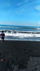 sunny atmosphere with the sound of the waves