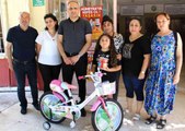 Kendi küçük yüreği büyük... 8 yaşındaki Gökçe bisiklet parasını bağışladı