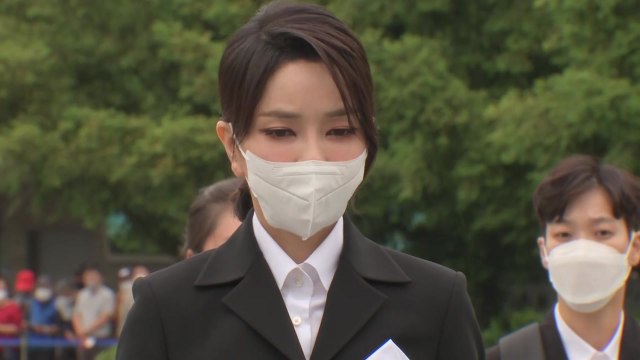 김건희 여사, 봉하마을 권양숙 여사 찾아 1시간 반 대화 / YTN