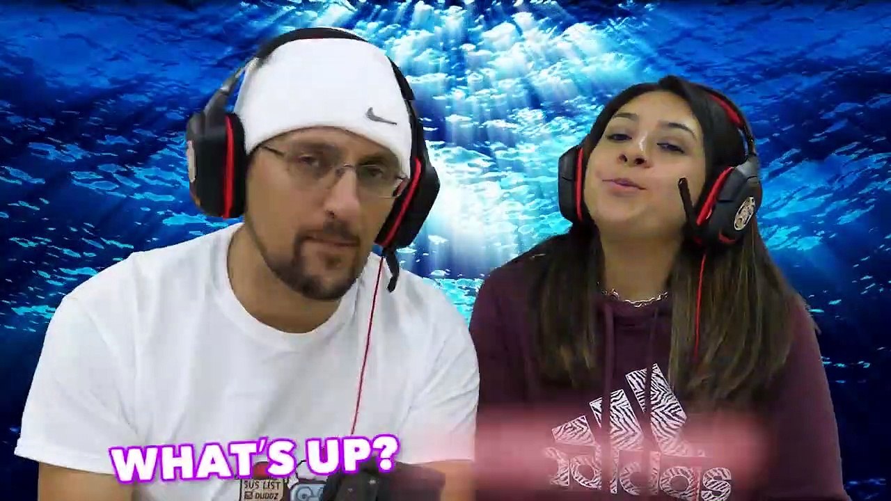 SQUID GAMES- BLIND Red Light Green Light vs. my WIFE! (FGTeeV Mobile Rip-off Challenge w_ Granny)