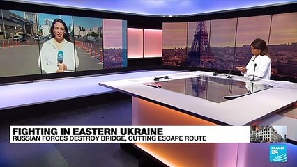 Fighting in easter Ukraine: Russia destroys bridge, cutting escape route