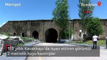 158 yıllık Kavakkapı'da defineciler kuyu kazdı