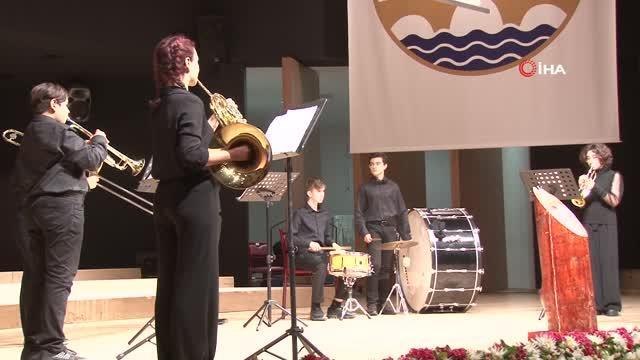 Edirne'de üniversitelilerin mezuniyet coşkusu