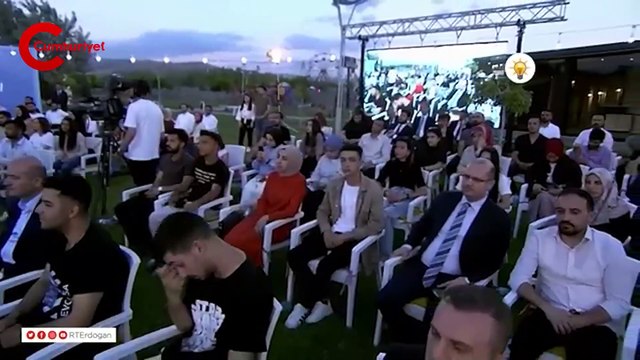 Erdoğan gençlik buluşmasında yine gaf yaptı: İşte o anlar...
