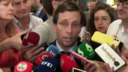 Almeida no acude al homenaje de Almudena Grandes por motivos de agenda