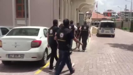 Gasp ettikleri araçla husumetlisini ve köpeği öldüren zanlılar yakalandı