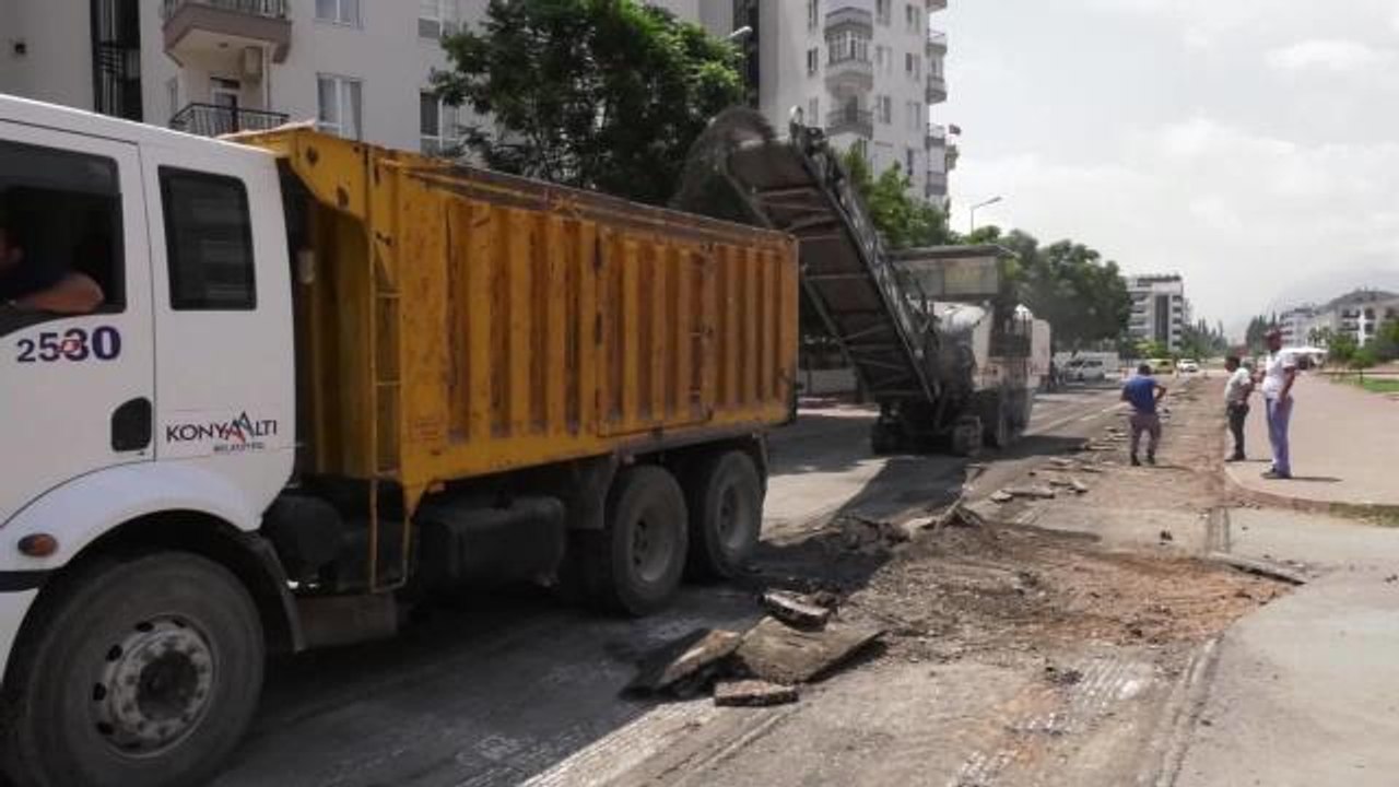 Konyaaltı Belediyesi, Yol Çalışmalarına Hız Kattı