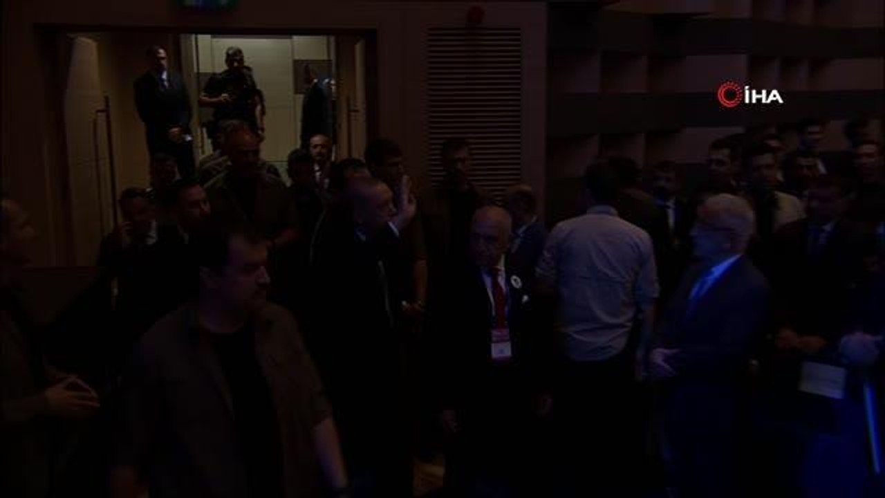 Cumhurbaşkanı Erdoğan, "4 vatan evladının ateşinin yüreğimizi yaktığı bir günde bölücü örgütün uzantılarının Kadıköy'de ortalığı birbirine katmaları,...