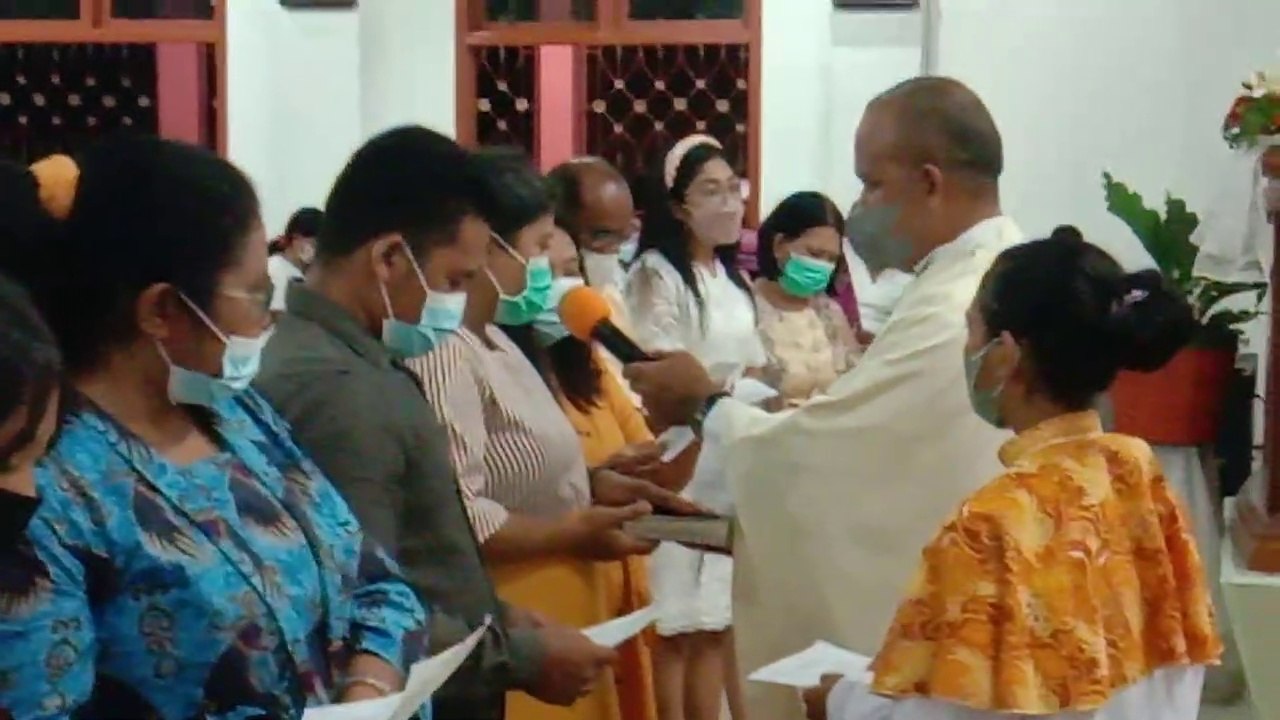 Viral Upacara Penerimaan Warga Gereja Katolik Dari Agama Lain Di Paroki Arnold Jansen Malanu, Kota Sorong,Pb