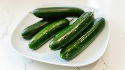 खीरा छीलकर या बिना छीले क्या है खाने का सही तरीका | Boldsky *Health