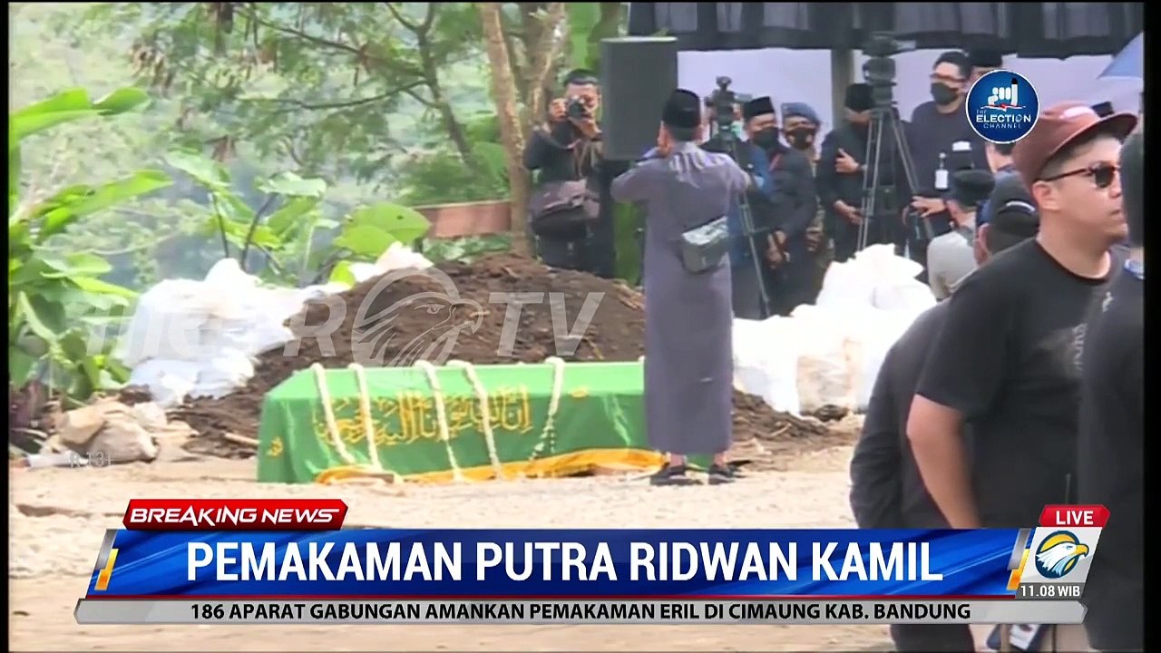 Muzammil Hasaballah Kumandangkan Azan dalam Prosesi Pemakaman Eril
