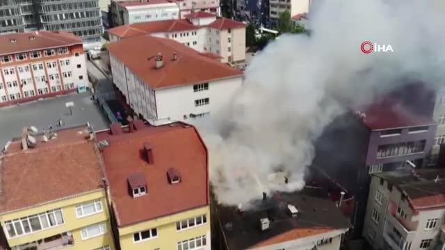 Kağıthane'de apartman çatısı alev alev yandı
