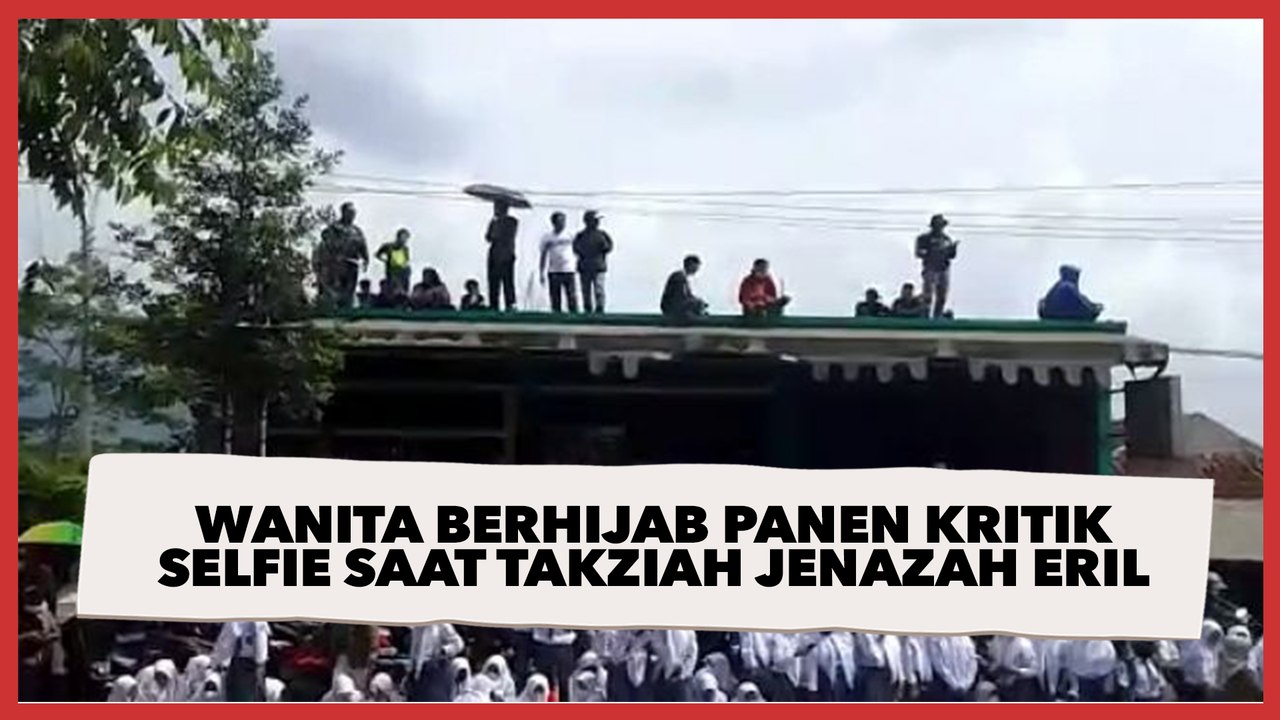 Wanita Berhijab Pink Ini Panen Kritik karena Selfie Saat Takziah Jenazah Eril, Publik: Edan