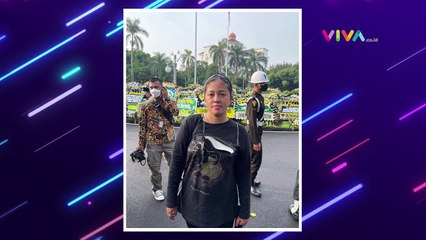 Detik-detik Rara Pawang Hujan Kepleset di Pemakaman Eril