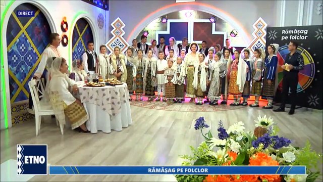 Elisabeta Turcu - De-acasa cand vine dor (Ramasag pe folclor - ETNO TV - 10.06.2022)