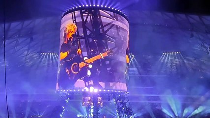 Indochine ! Devinez où Nicola Sirkis a vécu son premier match de foot ?