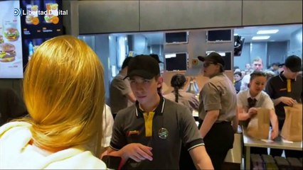 Abren en Moscú las nuevas hamburgueserías tras la salida de McDonalds del país