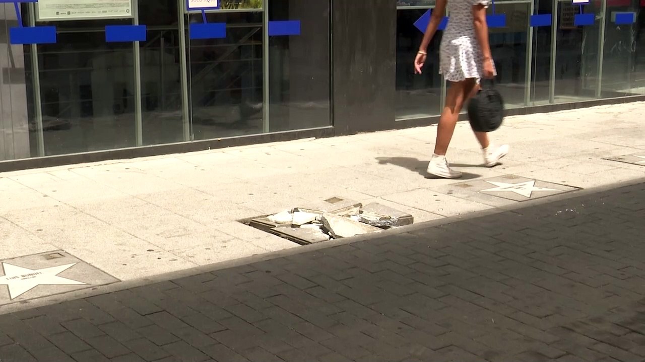 La estrella de Penélope Cruz en el 'Paseo de la Fama' de Madrid aparece rota