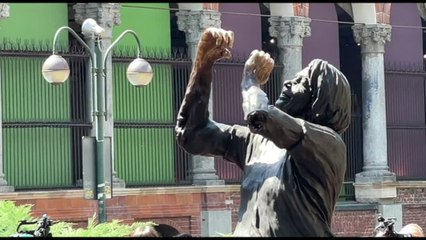 Ecco la statua per Margherita Hack, firmata dall'artista Sissi