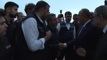 DİYARBAKIR - Bakan Çavuşoğlu, yangın çıkan fabrika alanını ziyaret etti