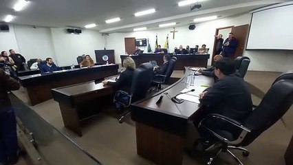 Download Video: Vereadores aprovam retirada de projeto que afetaria plano de carreira dos professores da pauta